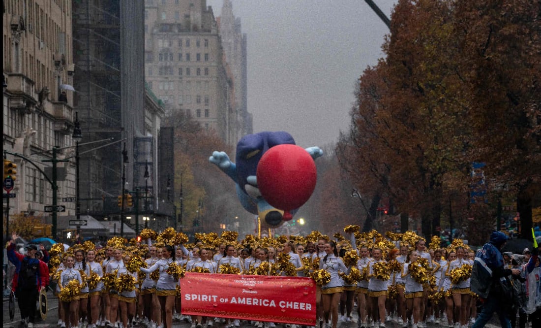 Desfile Macy's 2024: Lluvia, globos gigantes, Jennifer Hudson, Kylie Minogue en Acción de Gracias. (Photo by David Dee Delgado / AFP)