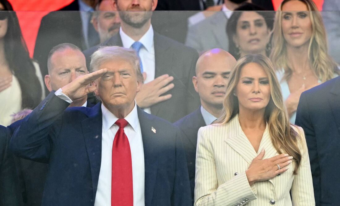 Trump inaugura desfile militar en Washington en su cumpleaños (Photo by Mandel NGAN / AFP)