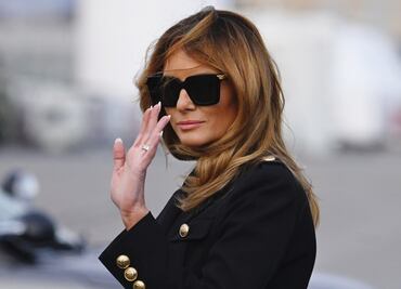 Melania Trump luce radiante con lujoso vestido rojo de 4 mil dólares en Nueva York