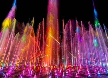 ‘World of Color – ONE’ ilumina el festejo de los 100 años de Disney
