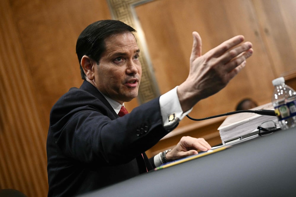 “Podrían atacar a Estados Unidos”: Marco Rubio advierte sobre uso de drones de carteles mexicanos. (Photo by Brendan SMIALOWSKI / AFP)
