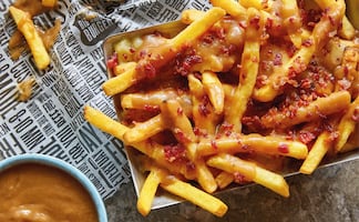 Platillos icónicos de Canadá que debes probar en tu próximo viaje 