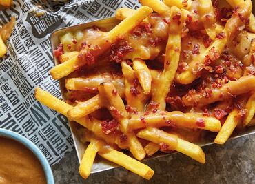 Platillos icónicos de Canadá que debes probar en tu próximo viaje