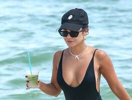 Vanessa Hudgens sorprende con la tendencia sin pantalón en Los Ángeles