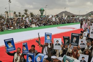 Irán contradice a Trump: niega negociaciones con EU y lanza advertencia de “respuesta contundente"