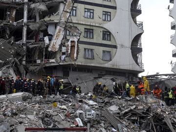 México ofrece apoyo a Turquía y Siria tras terremoto que dejó miles de muertos