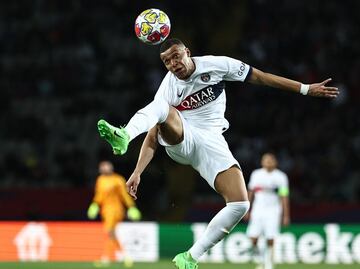 Mbappé se convierte en el héroe del PSG tras anotar dos de los cuatro goles contra el Barcelona