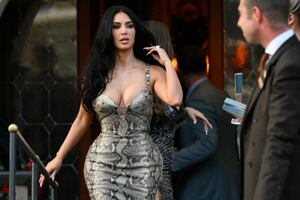 Kim Kardashian enamora Venecia con look lencero en fiesta de Lauren Sánchez y Jeff Bezos 