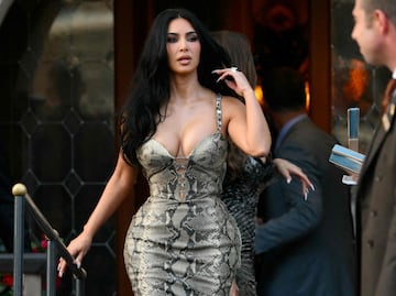 Kim Kardashian enamora Venecia con look lencero en fiesta de Lauren Sánchez y Jeff Bezos