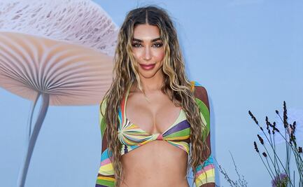 ¡Chica dorada! Ex novia de Justin Bieber deslumbra con belleza y vestido dorado