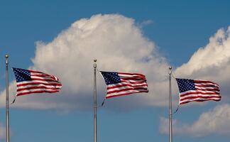 Lanzan oferta de trabajo temporal para maestros mexicanos en EU