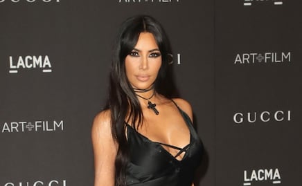 Kim Kardashian deslumbra con vestido ajustado junto a Fergie