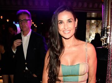 Demi Moore impresiona con ‘bikini body’ a los 59 años