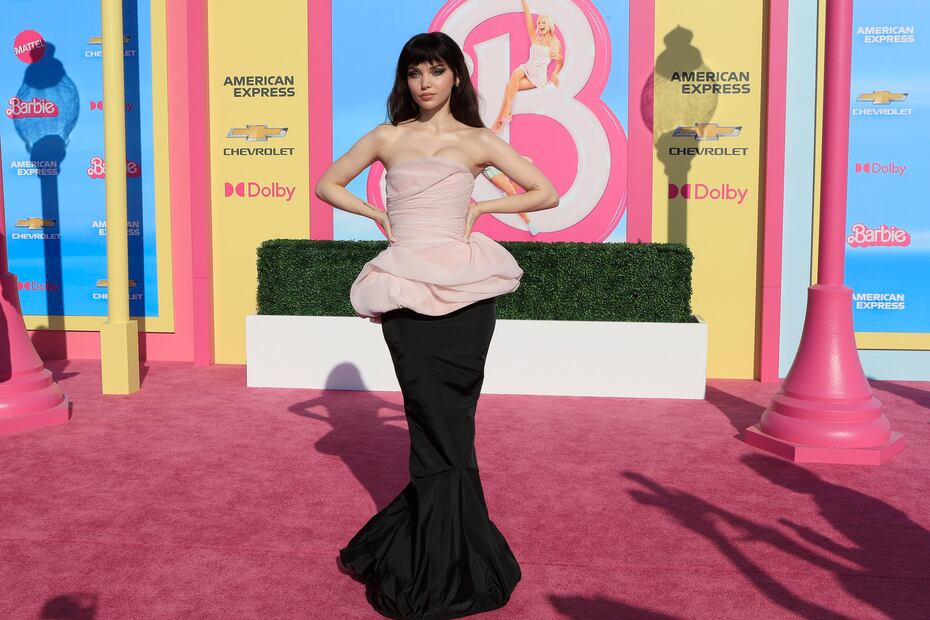 Los Angeles- Dove Cameron película de Barbie. Foto: EFE/EPA/NINA PROMMER