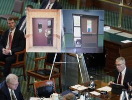 Masacre en Uvalde. Policías permanecieron en pasillos de la primaria casi una hora