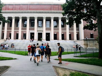 Las 8 universidades de Estados Unidos que "producen" más millonarios