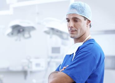 ¿Cuánto gana por hora un médico general en Estados Unidos?