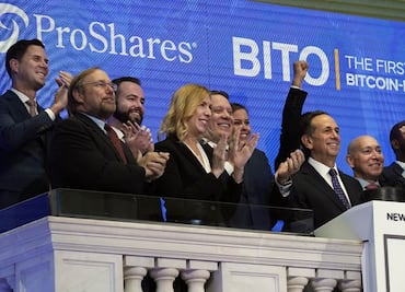 Primer fondo indexado de futuros de bitcóin sube 3% en debut en Wall Street
