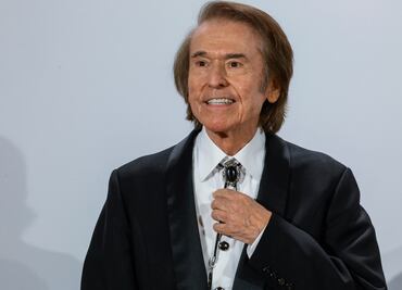 Hospitalizan a Raphael tras accidente cerebrovascular en grabación de un programa de televisión