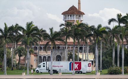 Avistan camiones de mudanza en el club de Trump en Florida