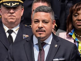 ¡Histórico! Por primera vez un latino dirigirá la policía de Nueva York