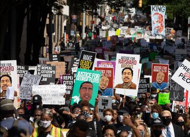 "Disparos contra Rayshard Brooks alcanzaron a un auto con una familia"