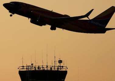 Reabren espacio aéreo en El Paso tras cierre inesperado; revelan incursión de drones de cárteles mexicanos