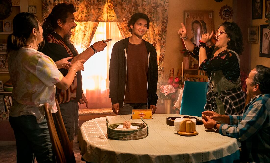 ‘Blue Beetle’ destrona a ‘Babie’ en taquilla con $25 .4 millones de dólares en debut cinematográfico. Foto: AP