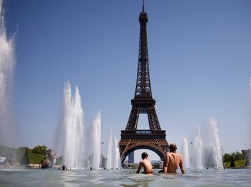 Ola de calor extremo golpea Europa: cierran escuelas y la Torre Eiffel