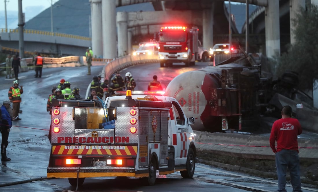 Se eleva a 13 el número de muertos por explosión de pipa de gas en Iztapalapa. EFE/ Mario Guzmán
