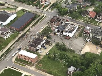 Video. Violento tornado deja 3 muertos en zona de Missouri