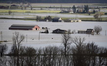Lluvias torrenciales azotan al oeste de Canadá; hay un muerto por deslaves