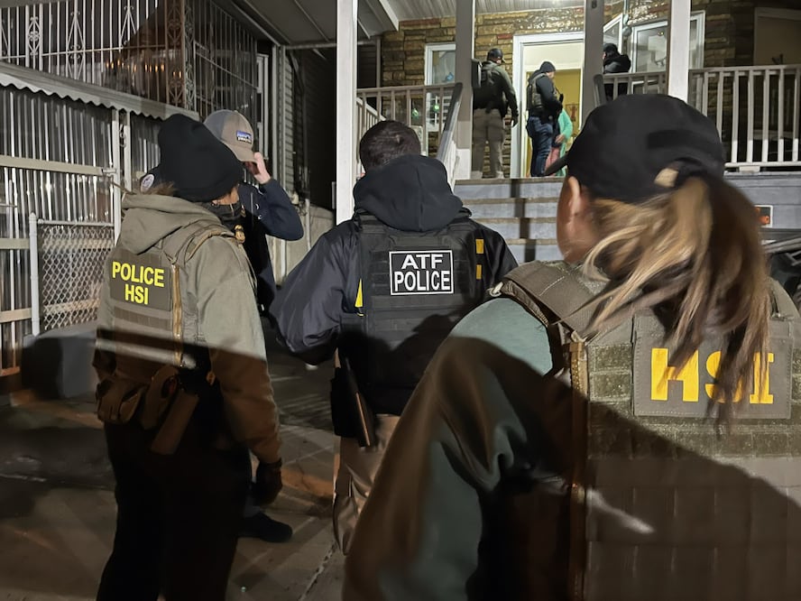Estados Unidos hará redadas en estas 3 ciudades cada semana, con 1,200 detenidos diarios como objetivo. EFE/HSI Nueva York