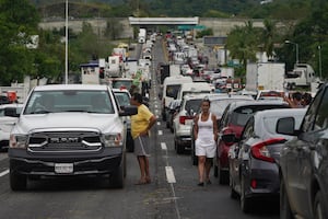 Reabren Autopista del Sol en ambos sentidos tras paso de huracán Otis