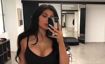 Kylie Jenner presume curvas en Instagram con vestido de encaje