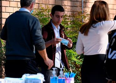 Juez favorece que estudiantes de Florida no sean obligados a usar cubrebocas