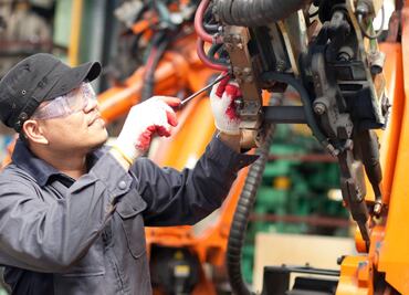 Canadá abre vacante de trabajo para mecánicos mexicanos con sueldo de $59 mil pesos; requisitos