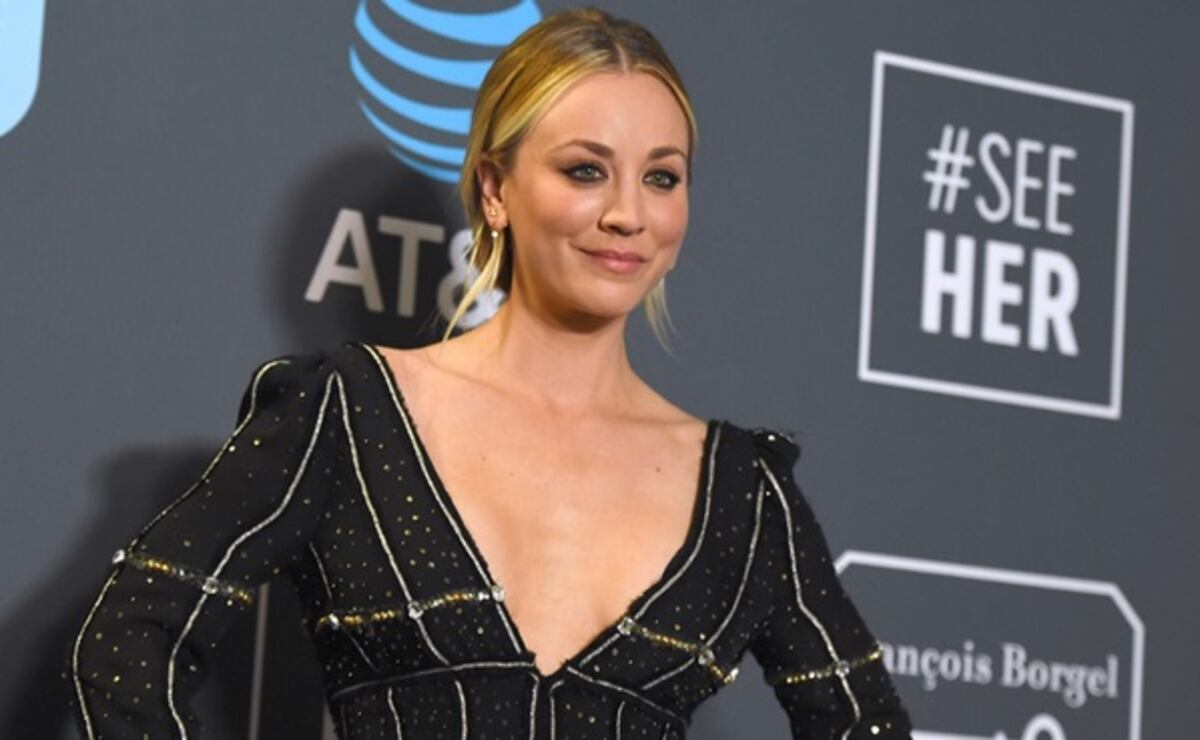 Kaley Cuoco deslumbra con vestido backless en los Critics' Choice Awards Kaley Cuoco deslumbra con vestido backless en los Critics' Choice Awards