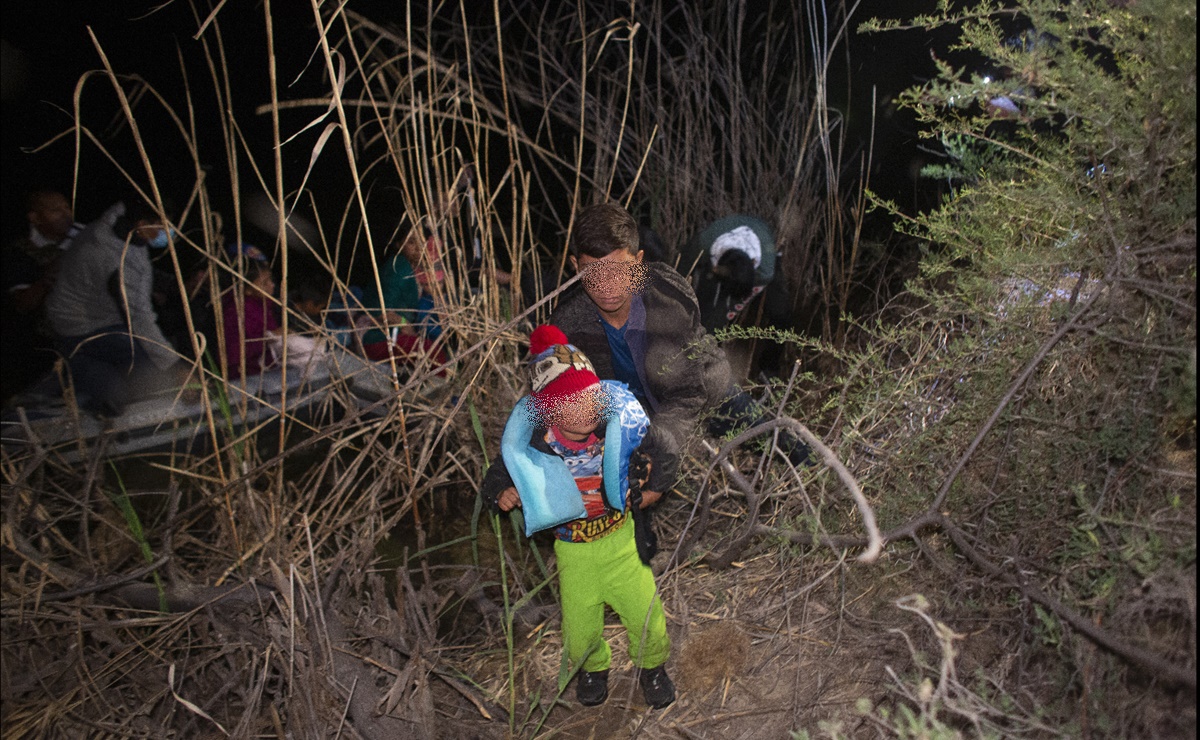 Hallan a niño hondureño, de 4 años, solo en la frontera mexicana