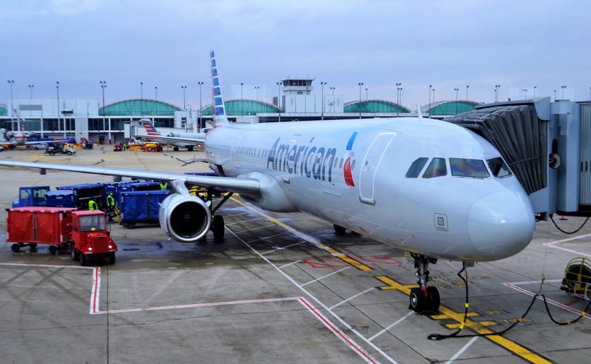 Desvían vuelo de American Airlines por amenazas de pasajero a tripulación