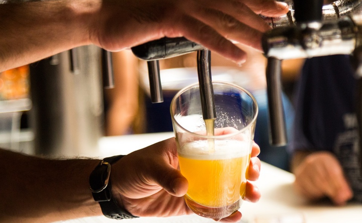 ¿Cómo un vaso de cerveza aumenta el riesgo de función cardíaca irregular?