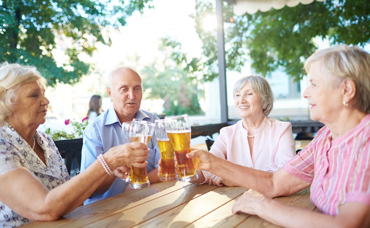 ¿Cerveza contra el Alzheimer? Científicos revelan hallazgo contra la enfermedad