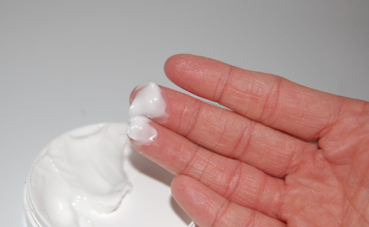 FDA alerta riesgo por contaminación de bacteria en crema para la dermatosis