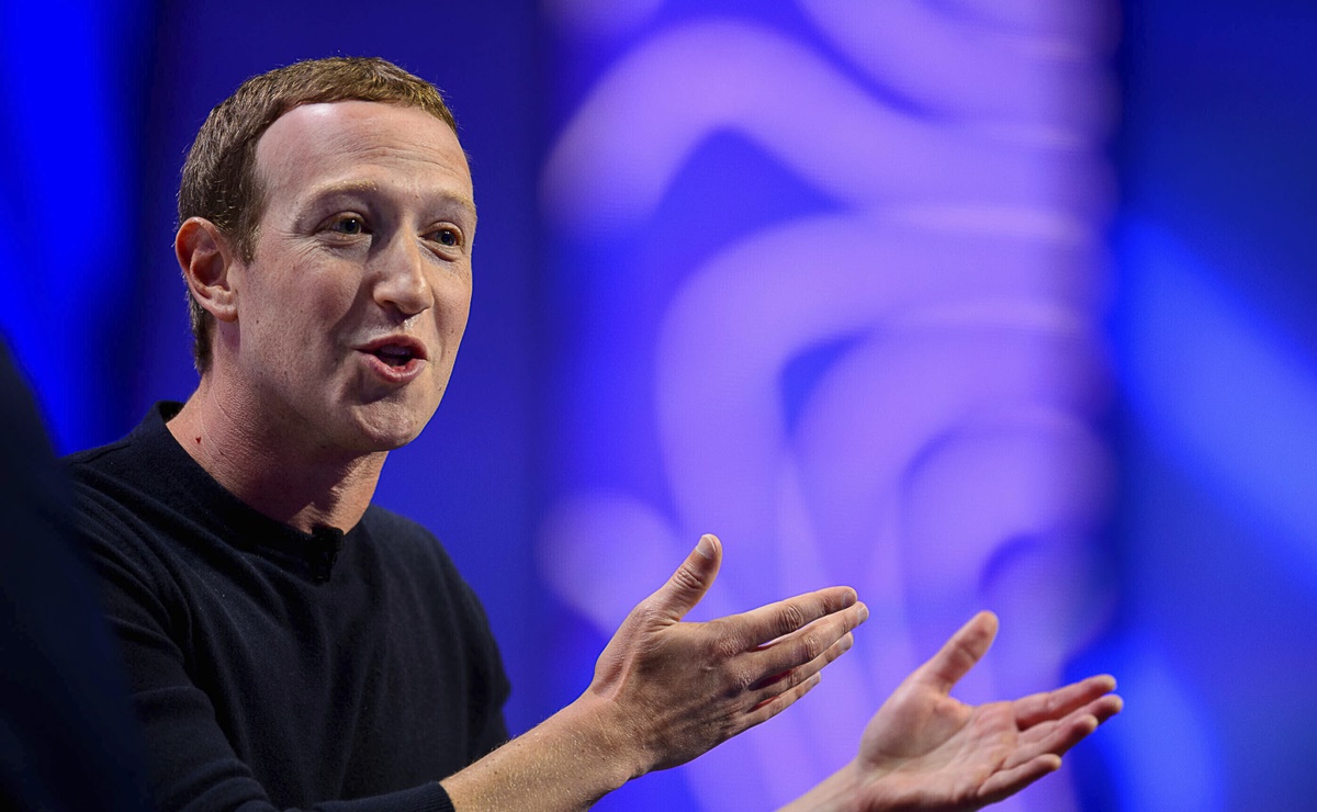Zuckerberg pierde 5,900 millones de dólares tras la caída de Facebook