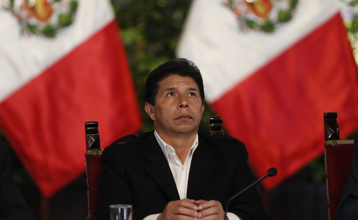 Perú. Canciller dice que Castillo dio un golpe de Estado y pide ayuda internacional