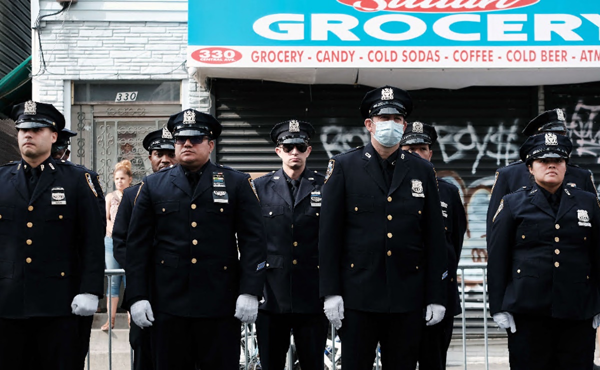 Noticias Nueva York: Policías amagan con demanda si se exige vacuna