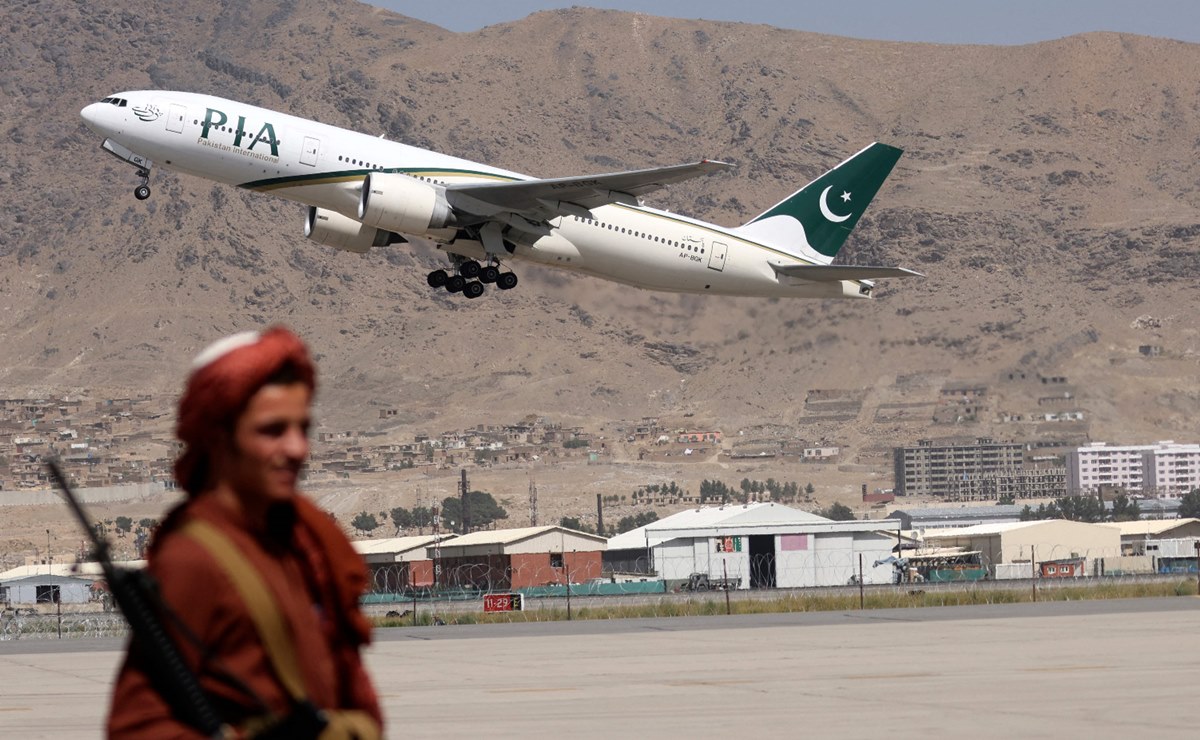 Talibanes advierten a EU sobre el uso del espacio aéreo afgano