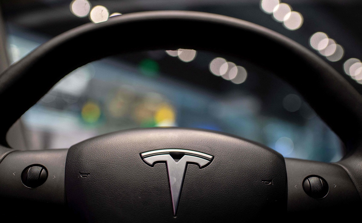 Tesla comenzará a cobrar por su conectividad a internet en el interior de sus vehículos