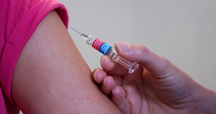 ¿Cómo funcionan las vacunas anti covid? ¿Cuáles son sus efectos?