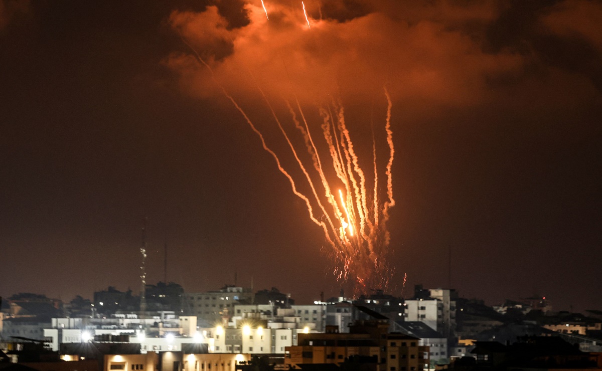Yihad Islámica dice que lanzó más de 100 cohetes hacia Israel